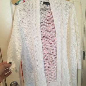 Light weight sweater